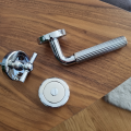 Klamka modern z ryfla Brassini Uni-Metal Zamek WC.png
