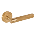 Klamka Knobbio Brassini Uni Metal Mosiądz szczotkowany złota klamka.png